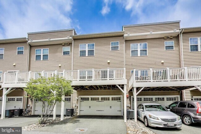 Building Photo - 13404 Waterford Hills Boulevard