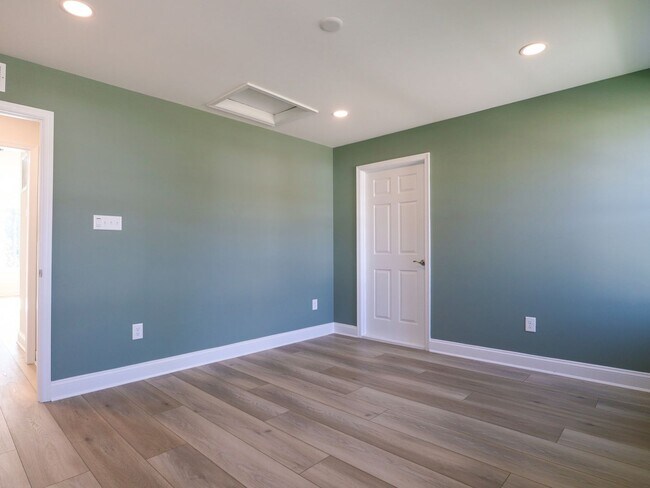 Building Photo - Luxury New Build in RounTrey – 4 Bed, 3 Ba...