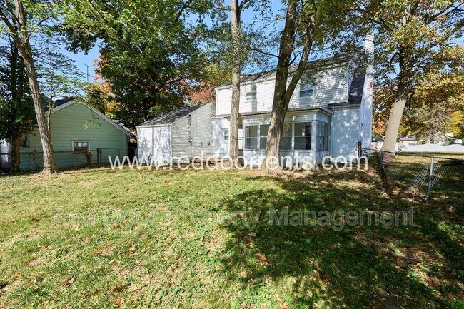 Building Photo - 3907 E 38th St
