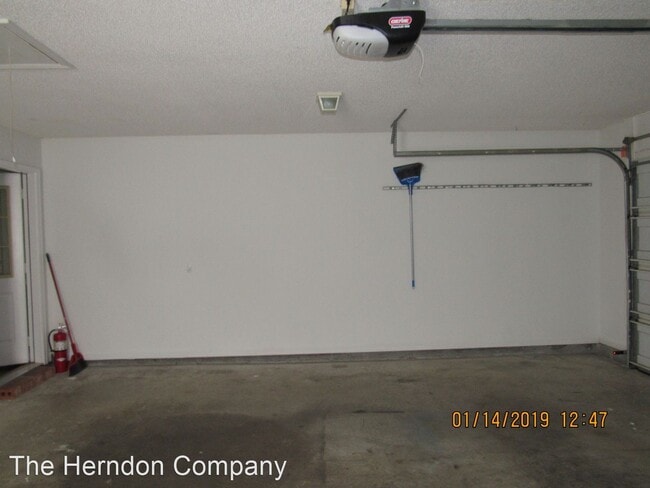 Building Photo - 3 br, 2 bath House - 3712 Kendall Court