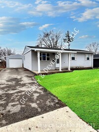 Building Photo - ***FULLY UPDATED RANCH / 3BDRM - 1BTH / SS...