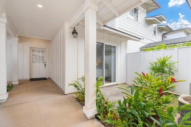 Building Photo - 92-1170-1170 Olani St