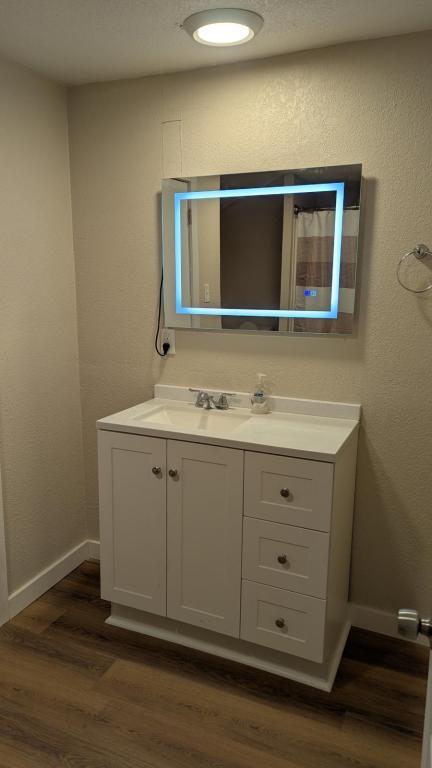 Building Photo - 209 S Center St