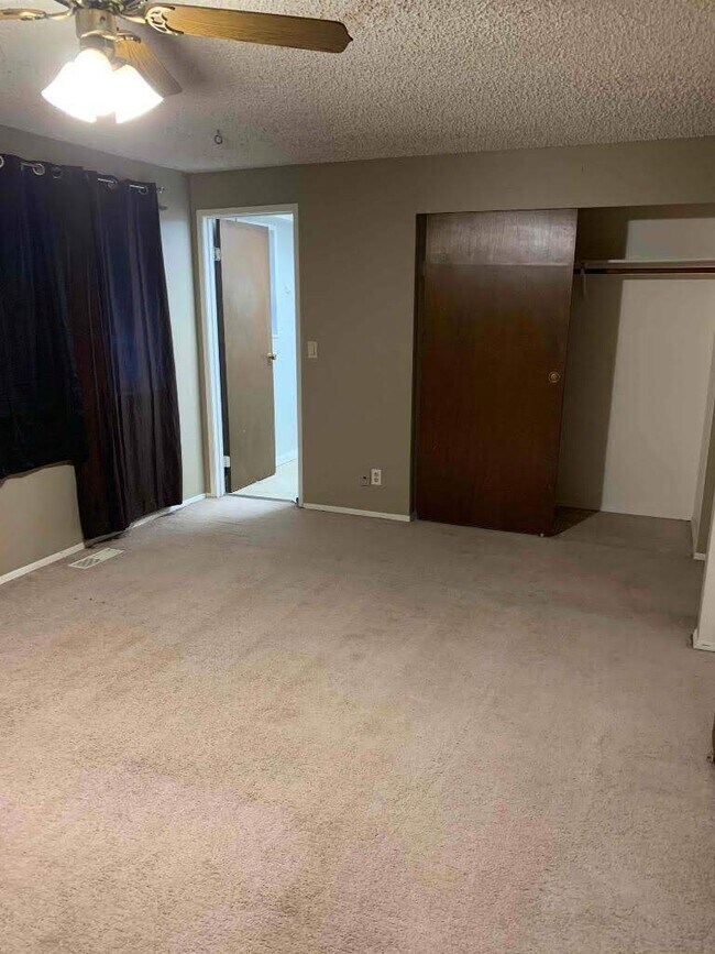 Building Photo - 3732 S 254th Pl