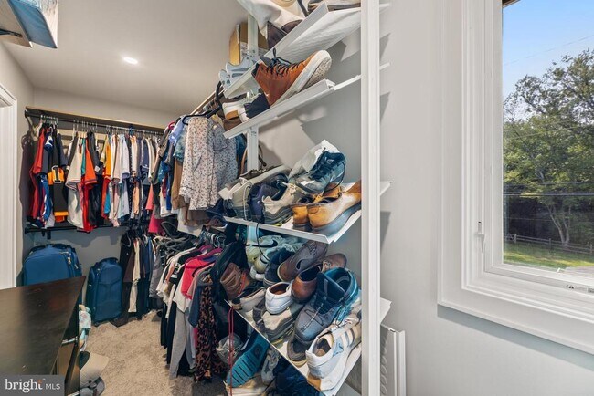 Building Photo - 1621 Clearview Ave