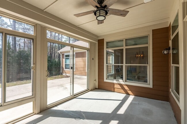 Building Photo - Gorgeous Home in Durham!