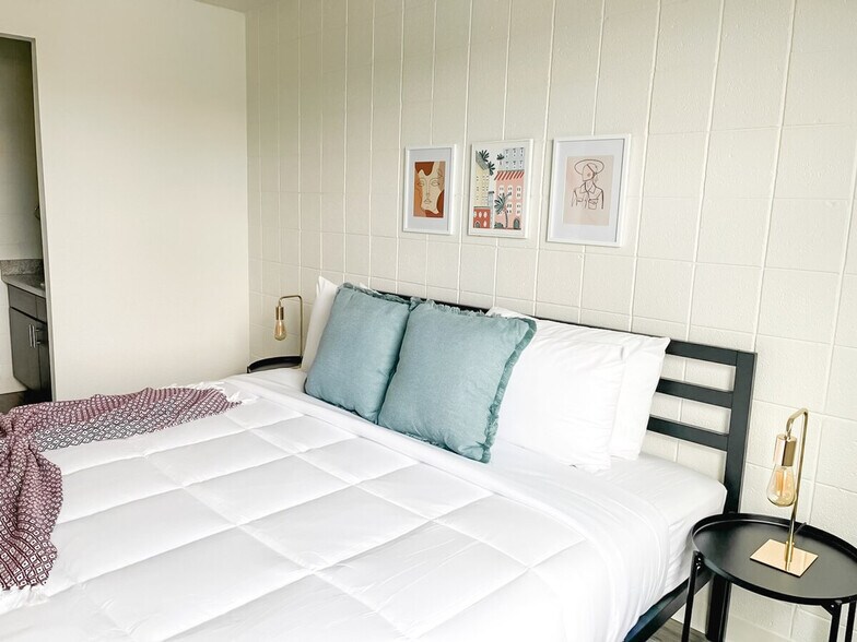 Building Photo - 2515 Burnet Ave