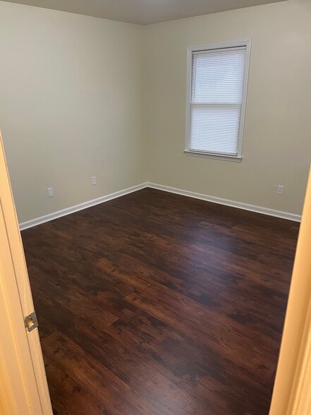 Building Photo - 224 Bridgefield Pl