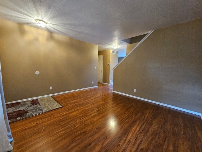 Building Photo - Fabulous 4 Bed Home Near Buckley Space For...