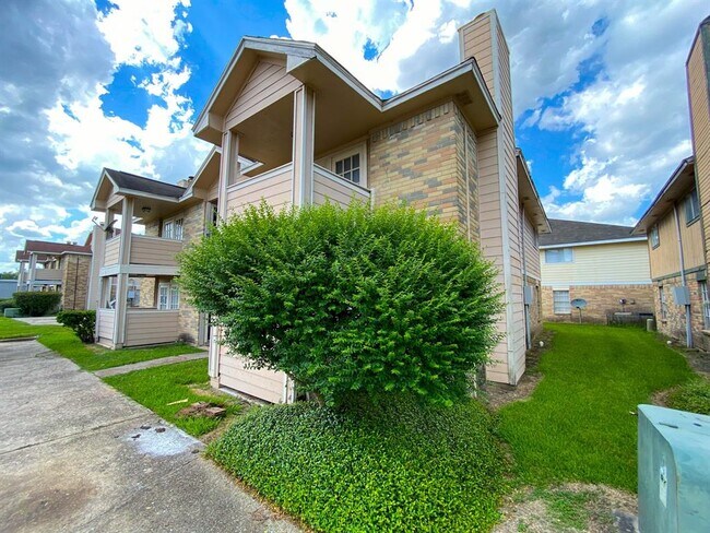 Building Photo - 1308 Brenda Ln