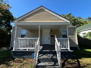 Building Photo - 1211 26th St