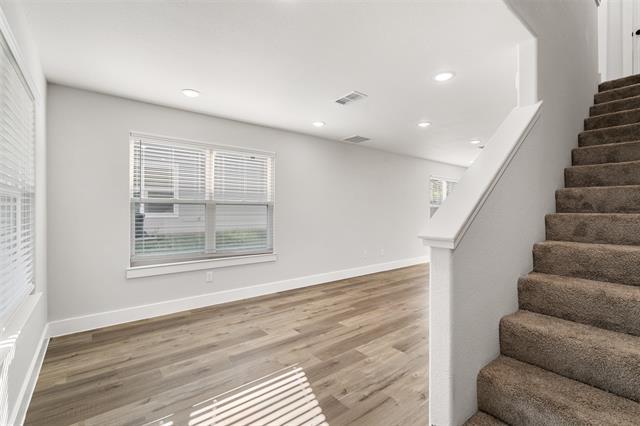 Building Photo - 226 W Bond St