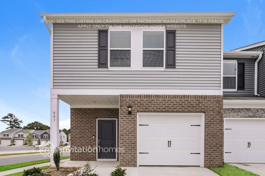 Primary Photo - 801 Holiday Pk Ln