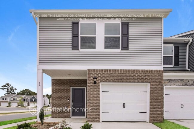 Building Photo - 801 Holiday Pk Ln