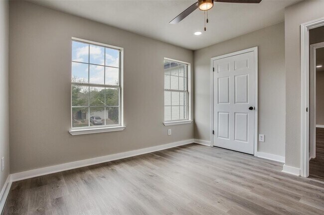 Building Photo - 517 Dusty Leather Ct