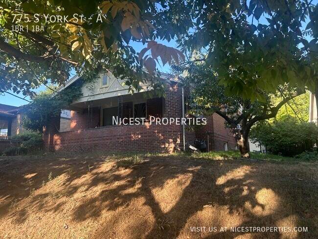 Building Photo - 775 S York St