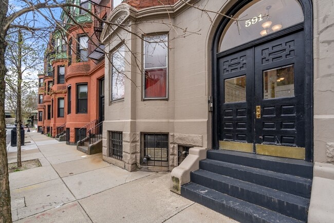 Primary Photo - 591 Beacon St