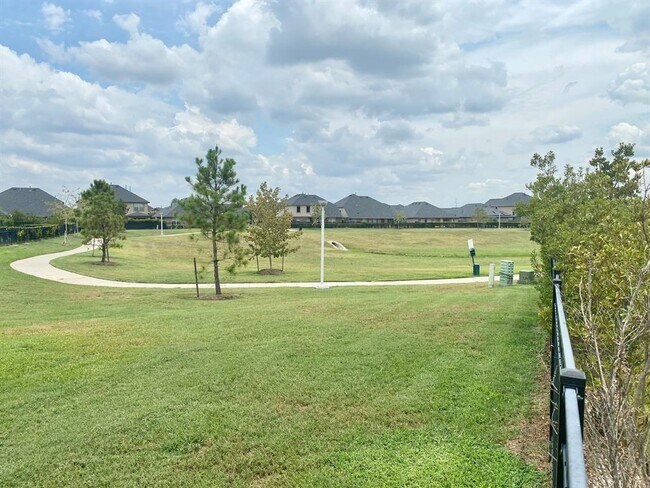 Building Photo - 12531 Lake Portal Dr