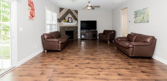 Building Photo - 2560 McNeil Circle ~ Haymount