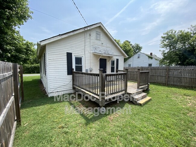 Building Photo - 318 3rd St