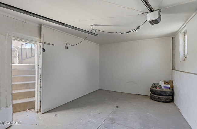 Building Photo - 1546 Upson Dr