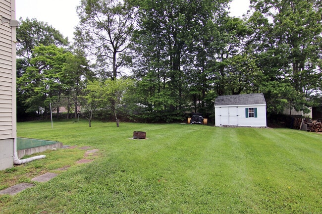 Building Photo - 290 Folino Dr