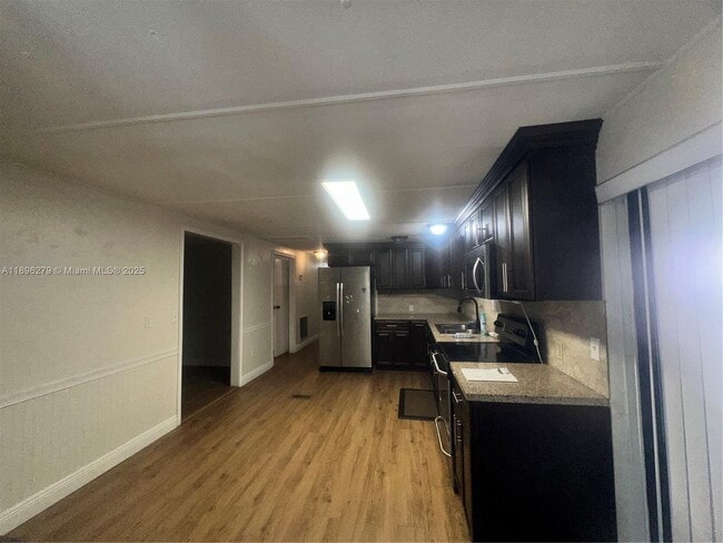 Building Photo - 3082 Hibiscus Cir
