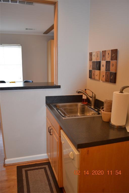 Building Photo - 6115 Bandera Ave