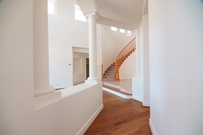 Building Photo - 26148 Legends Ct