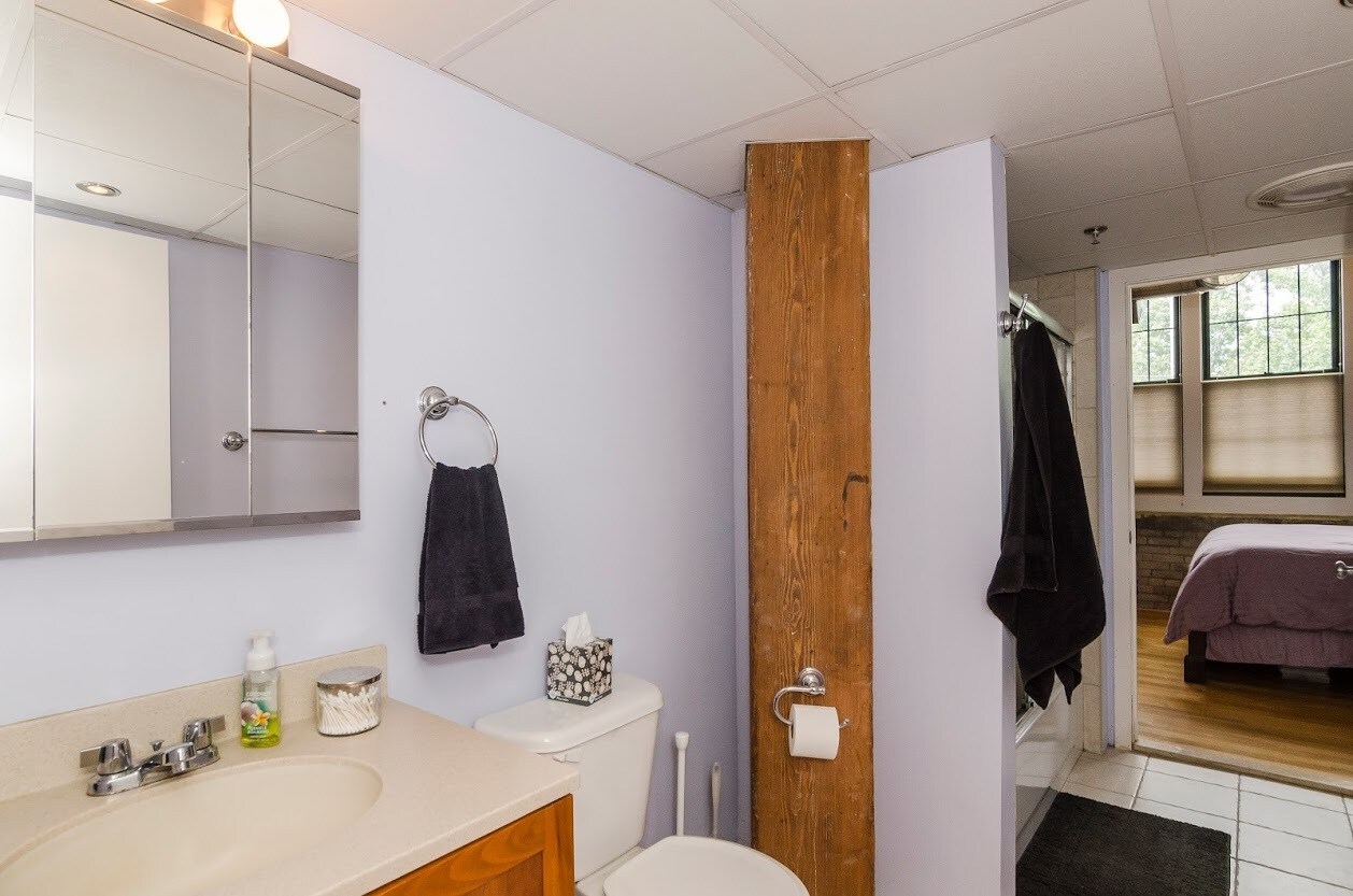 Building Photo - 43 Charlton St