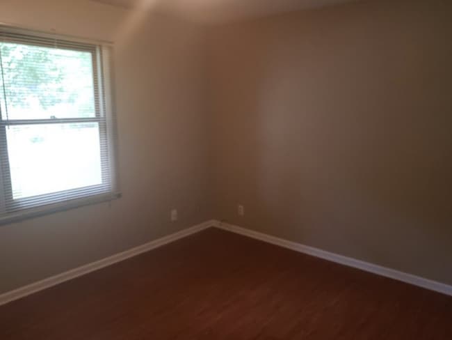 Building Photo - 290 Garfield St