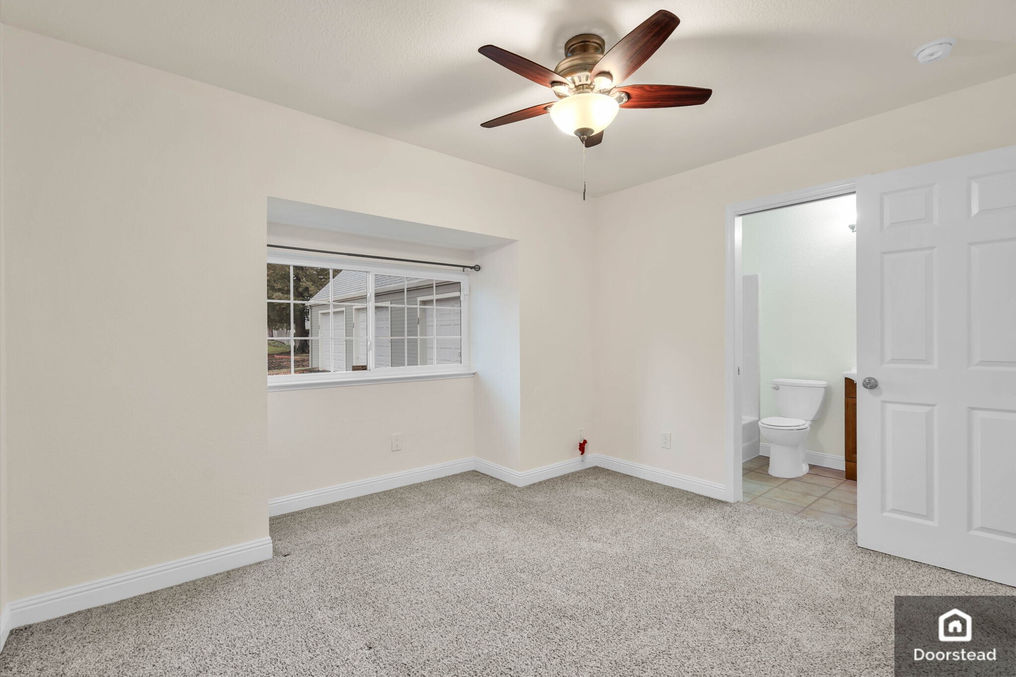 Building Photo - 1714 Somerset Pl