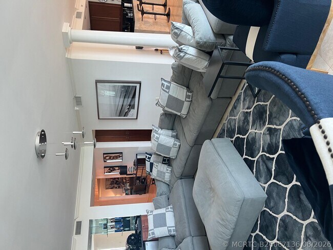 Building Photo - 20201 E Country Club Dr
