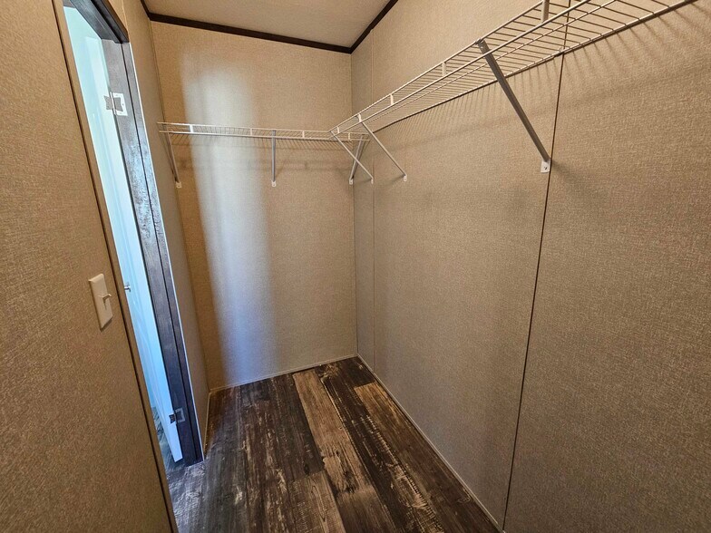 Building Photo - 141 Ponderosa Way