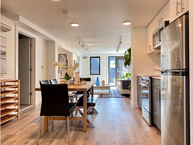 Long Flat Master + 1 Layout - 1919 Market Street