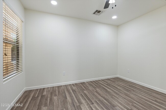 Building Photo - 60958 Cantle Ct