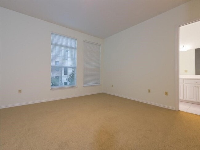 Building Photo - 2331 Worthington St