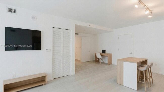 Building Photo - 31 SE 6th St