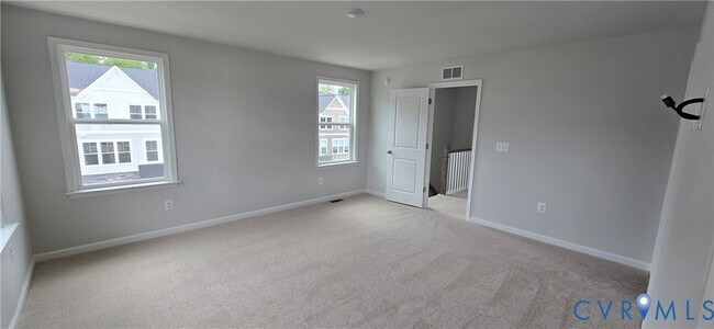 Building Photo - 567 Sybil St