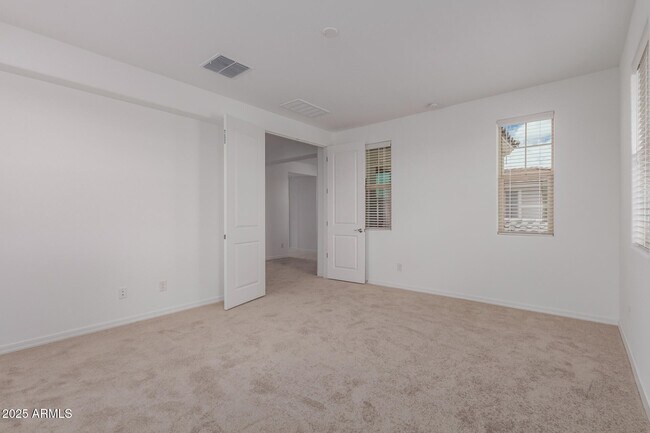 Building Photo - 8817 W Denton Ln