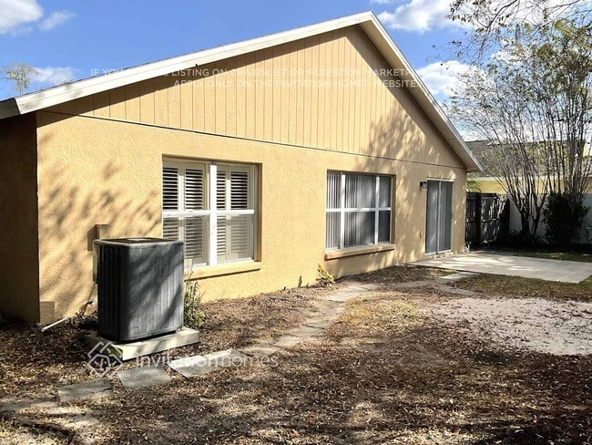 Building Photo - 14911 Rocky Ledge Dr