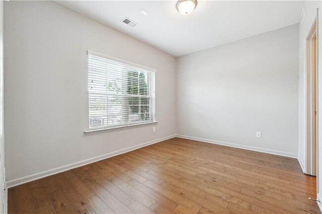 Building Photo - 1105 Kirkland Circle