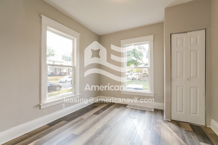 Building Photo - 919 E Calvert St