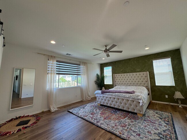 Building Photo - Beautiful 4 Bedroom House with office AND ...