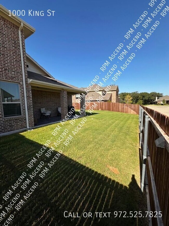 Building Photo - 1000 King St