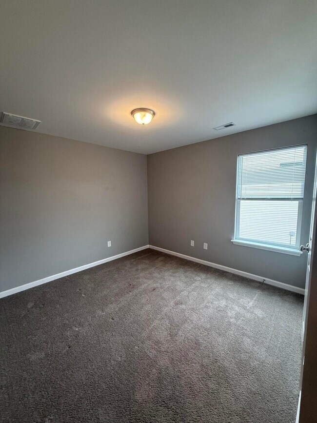 Building Photo - 149 Landry Ln