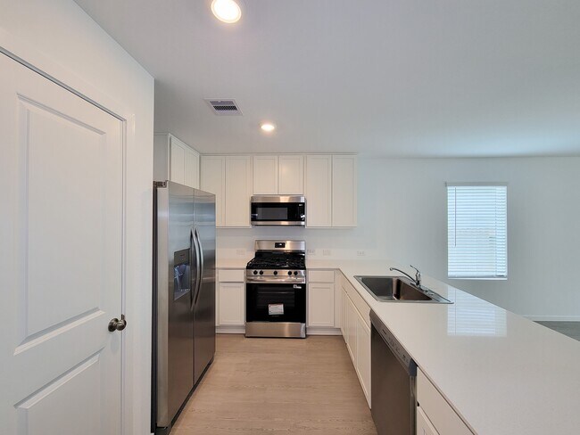 Building Photo - 25588 Rose Creek Dr