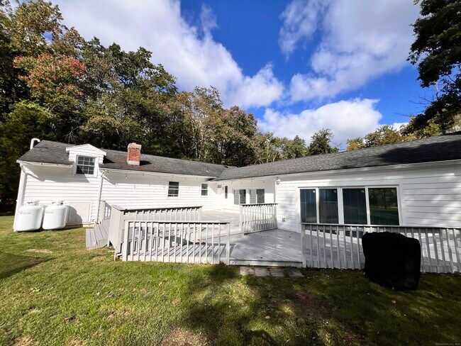 Building Photo - 267 Thunder Hill Dr