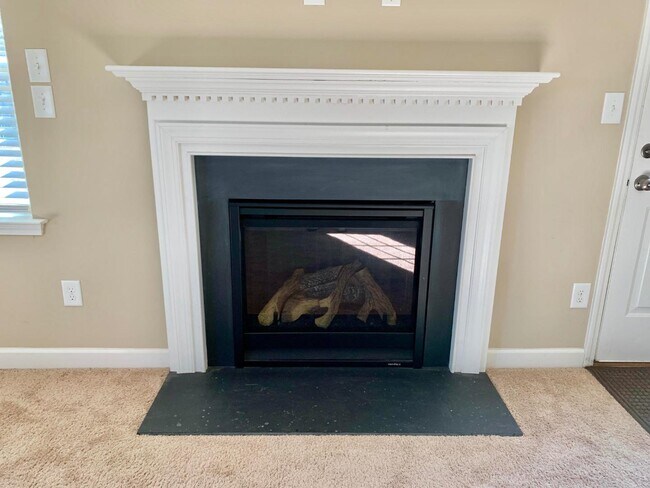 Building Photo - 211 Rainmaker St