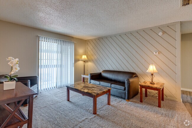 1BR, 1BA -586SF - Sawmill Apartments